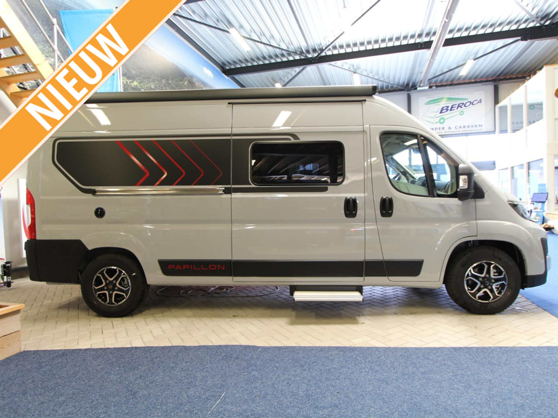 54982857-12.jpg